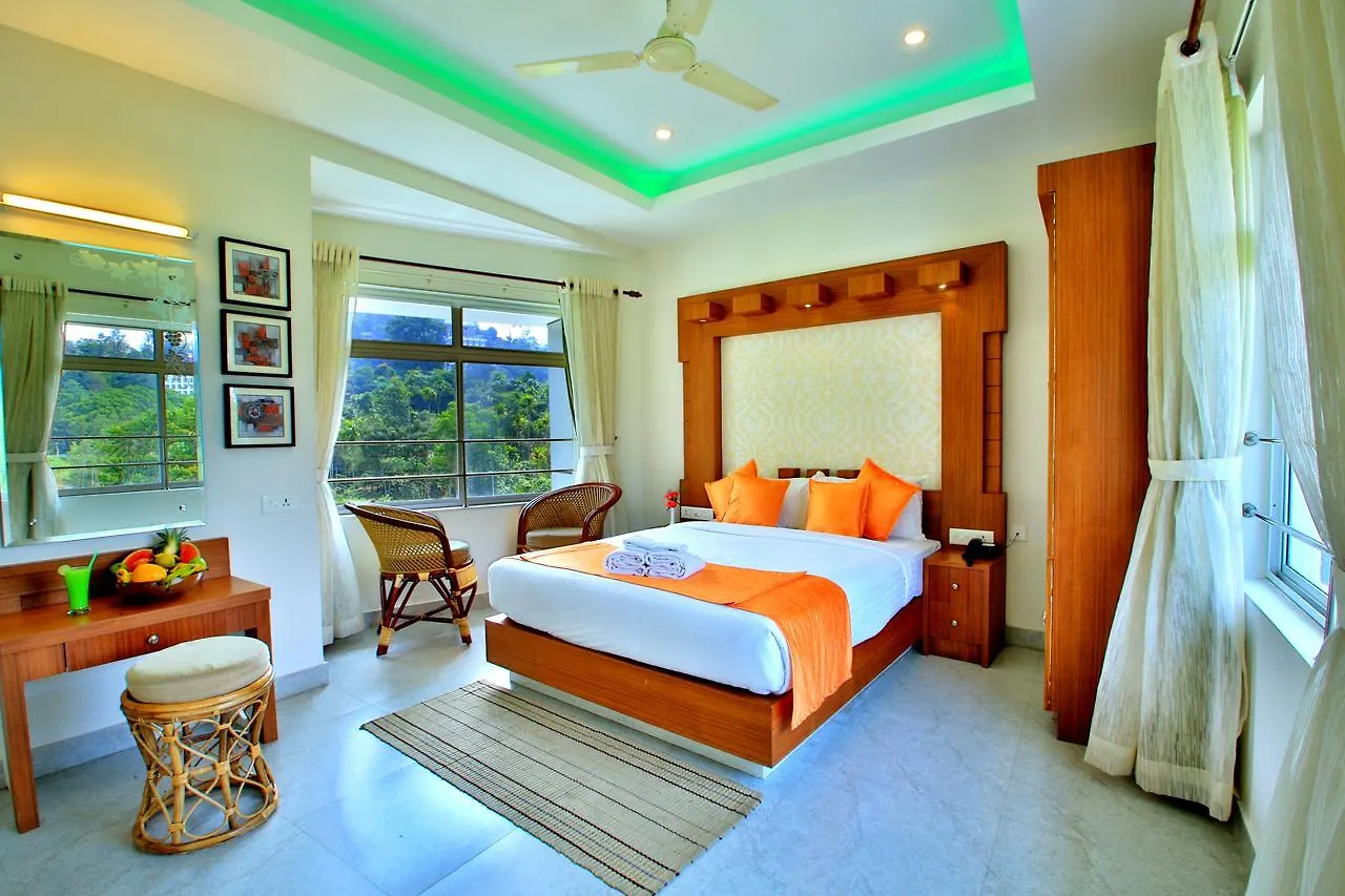 Hotel Monsoon Grande Munnar 4*,